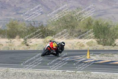 media/Oct-30-2025-Racers Edge (Thu) [[dabbdaf680]]/3-B Group/Session 5 (Turn 6)/